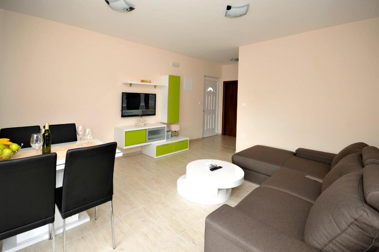 Apartments Villa Theodor Okrug Gornji Bagian luar foto