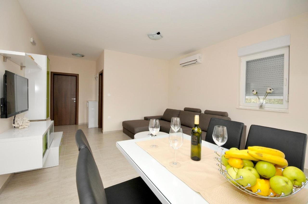 Apartments Villa Theodor Okrug Gornji Bagian luar foto